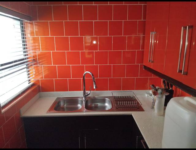 4 BEDROOM FREEHOLD FOR SALE IN WOODHILL ESTATE